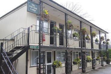 Old Mill Hotel & Lodge
