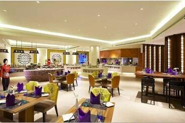 هتل Parkroyal Yangon
