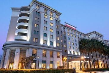 هتل Parkroyal Yangon