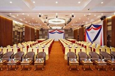 هتل Parkroyal Yangon