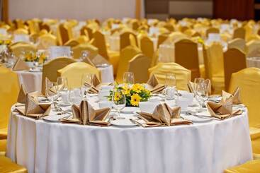 هتل Parkroyal Yangon