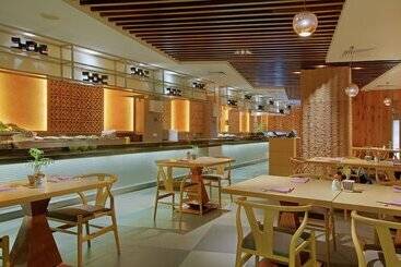 هتل Parkroyal Yangon