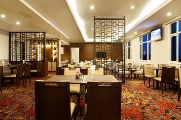 هتل Parkroyal Yangon