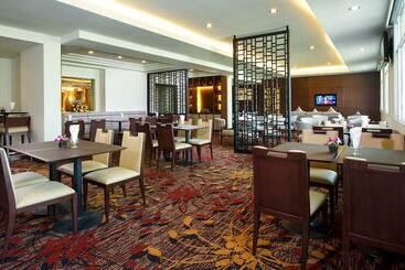 هتل Parkroyal Yangon
