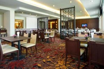 هتل Parkroyal Yangon