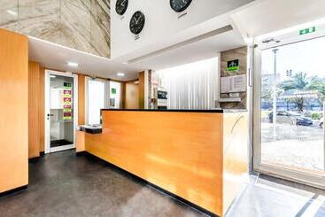 هتل Residencial Jardim Da Amadora