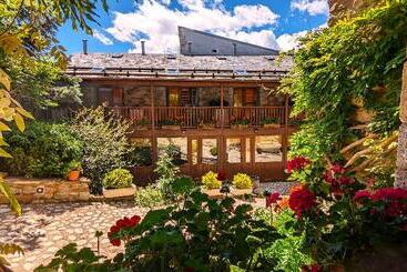 هتل روستایی Casa Cornel