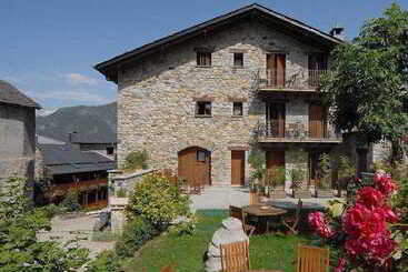 هتل روستایی Casa Cornel