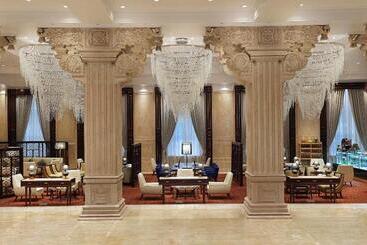 هتل Sheraton Grand Pune Bund Garden