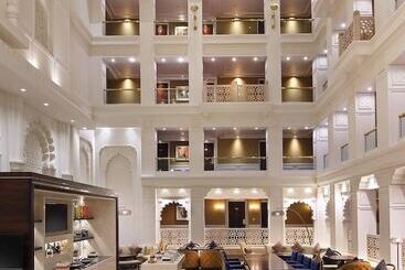 هتل Sheraton Grand Pune Bund Garden