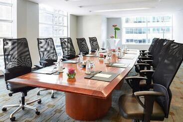 هتل Sofitel Montreal Golden Mile