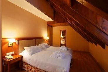 هتل Spa Acevi Val D’aran