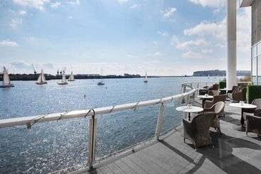 هتل Voco St. David S Cardiff, An Ihg