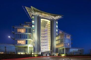 هتل Voco St. David S Cardiff, An Ihg
