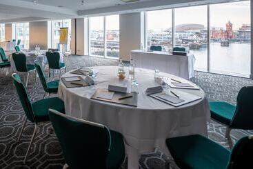 هتل Voco St. David S Cardiff, An Ihg