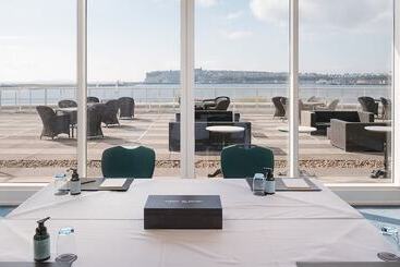 هتل Voco St. David S Cardiff, An Ihg