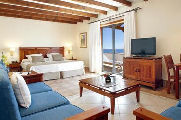 Princesa Yaiza Suite Hotel Resort