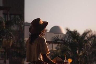 Princesa Yaiza Suite Hotel Resort