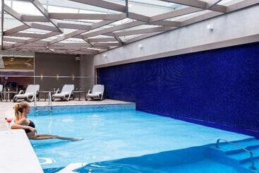 اقامتگاه Mercure Curitiba Batel