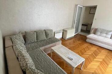 هاستل Apartmani Mv