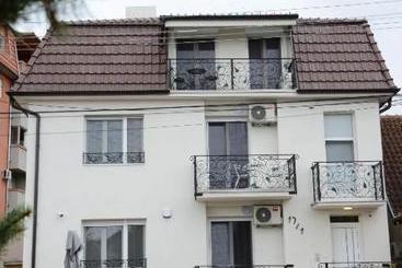 Lux Apartmani Vesna 2