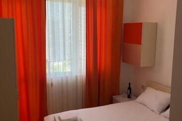 هتل Orange Home