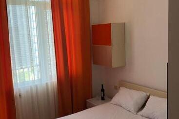 هتل Orange Home
