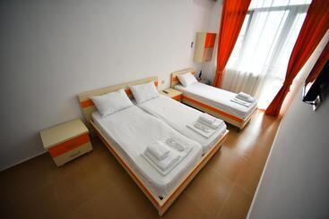 هتل Orange Home