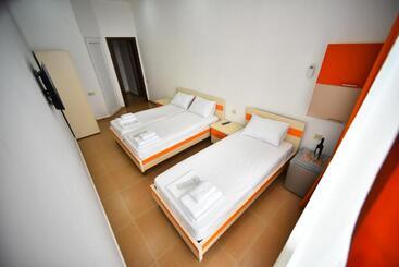 هتل Orange Home