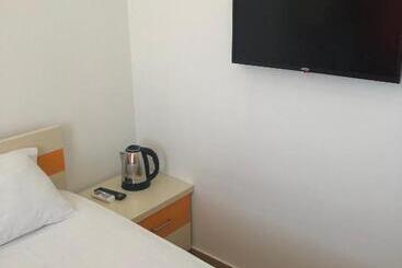 هتل Orange Home