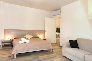 Molarotto Camere Con Angolo Cottura