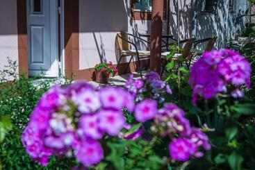 پانسیون Apartman Mim