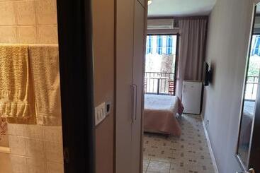 پانسیون Apartmani I Sobe Goca