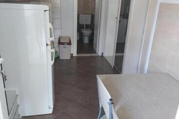 פנסיון Apartments & Rooms Leon