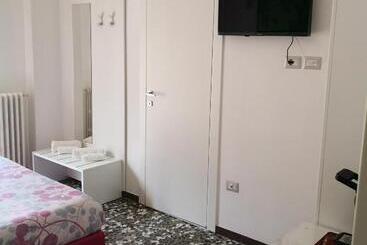 پانسیون Dimore Pietrapenta Apartments, Suites & Rooms   Via Lucana 223, Via Piave 23, Via Chiancalata 16