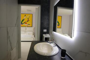 پانسیون Dimore Pietrapenta Apartments, Suites & Rooms   Via Lucana 223, Via Piave 23, Via Chiancalata 16