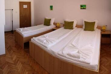 پانسیون Gile Guest House