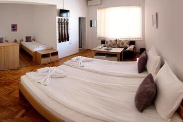پانسیون Gile Guest House
