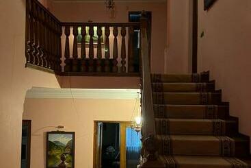 پانسیون Guesthouse Parnavaz Mepe