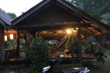 پانسیون Namtok Bungalows