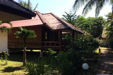 پانسیون Namtok Bungalows