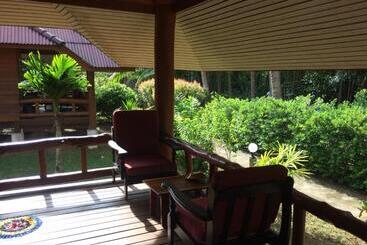 پانسیون Namtok Bungalows