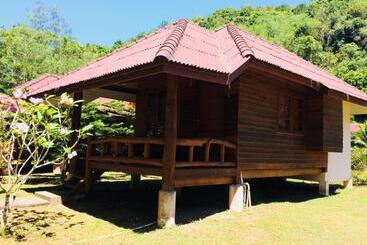 پانسیون Namtok Bungalows