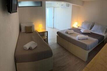 פנסיון Tzavelitiko Home