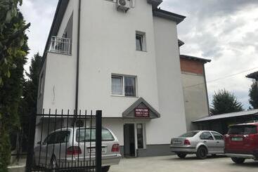 پانسیون Venecia Plaza Struga