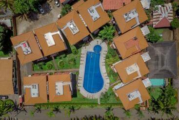 Delluz Bahia Azul 4b Pool View, Jaco Beach 2nd Floor