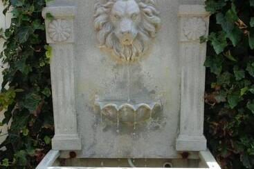 Fountain Motel