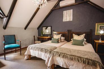 پانسیون Cypress Cottage Guest House