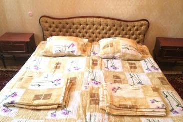 پانسیون Guest House Deda Lali