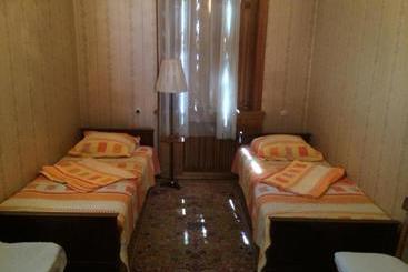 پانسیون Guest House Deda Lali